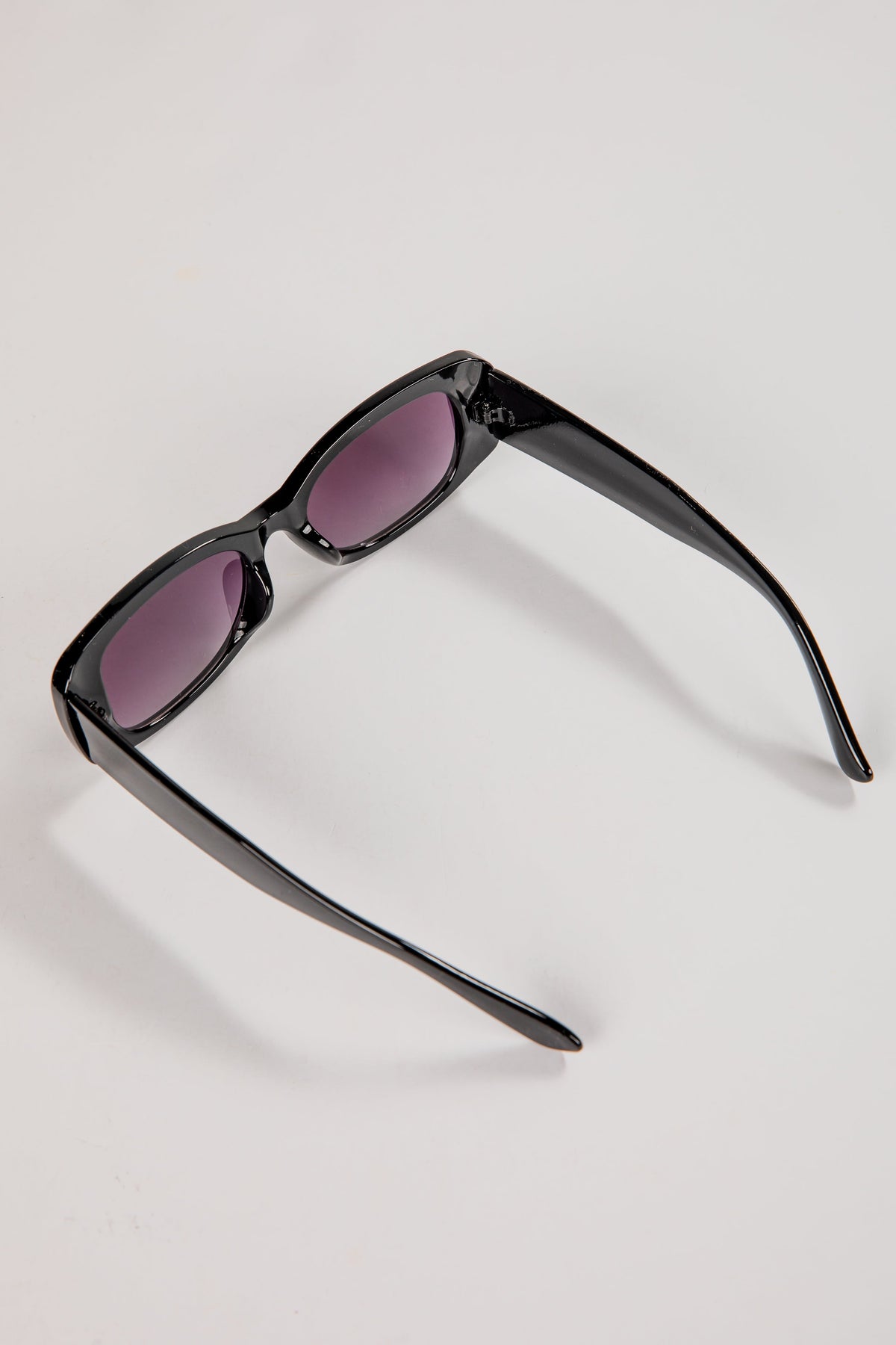 Better Than I Imagined Black Oval Sunglasses