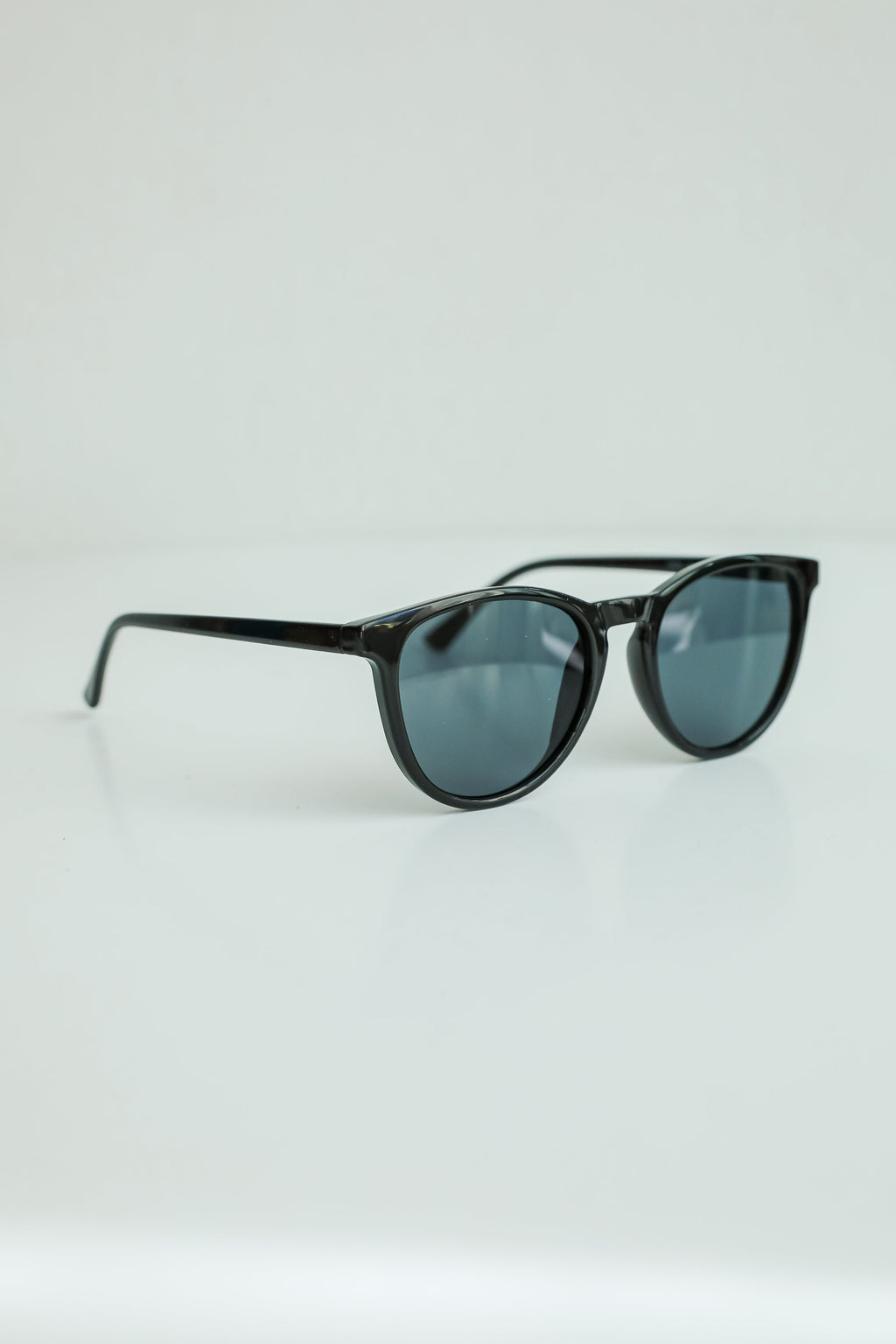 Chillin' Out Round Sunglasses