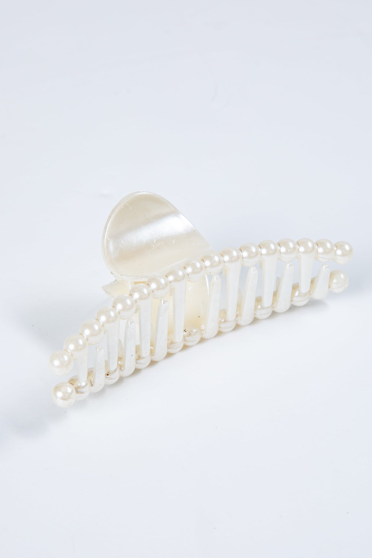 Beautiful Promise White Pearl Claw Hair Clip